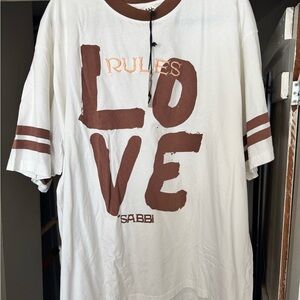 Sabbi love rules light cream & brown oversized tee